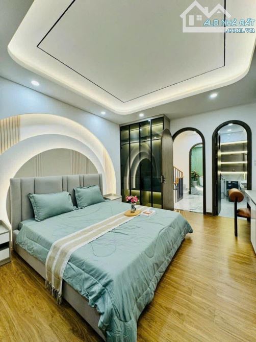 CHÚ TIỀU CẦN BÁN NHÀ HAI BÀ TRƯNG, P. TÂN ĐỊNH, QUẬN 1, GIÁ 5,4 TỶ/80M2, 1 TRỆT 3 LẦU, 4PN - 4