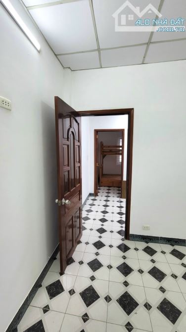 Bán nhà 2 tầng, 50m2 Nguyễn Ảnh Thủ, Hiệp Thành,Q12, không quy hoạch, không lộ giới, 3,xtỷ - 5