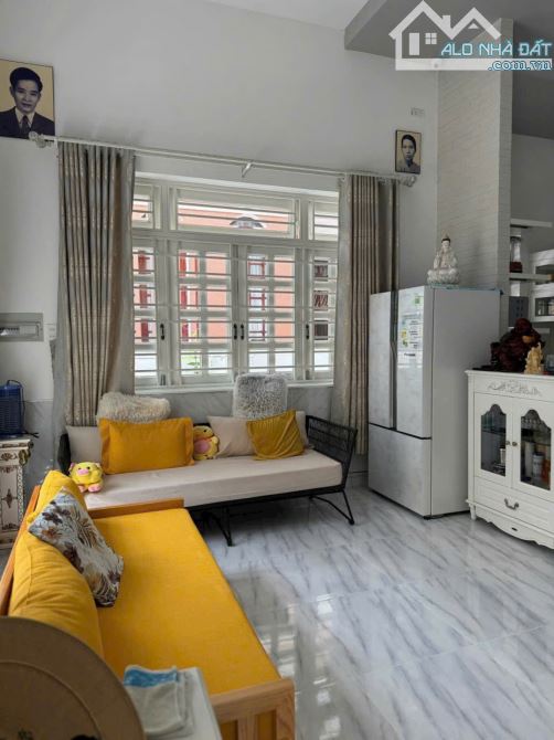 Cần bán Villa Sân Vườn Đẹp Đường Quang Trung Đà Lạt, DT 200m2, có sân vườn gara oto 7 chỗ - 5
