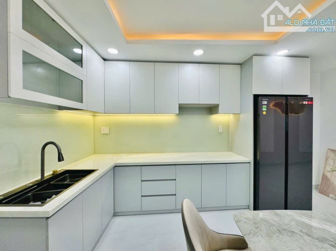 Bán nhà gấp Nguyễn Thượng Hiền, P5 Phú Nhuận.  Giá 2tỷ7/72m2 - 8