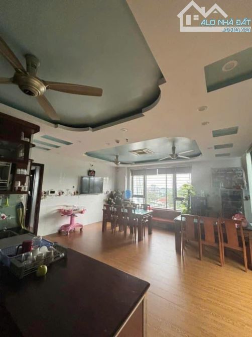 Nhà 5 tầng- 53m2- thang máy- gara ô tô- Đàm Quang Trung- Ngọc Thuỵ- Long Biên- Giá 8.9 tỷ