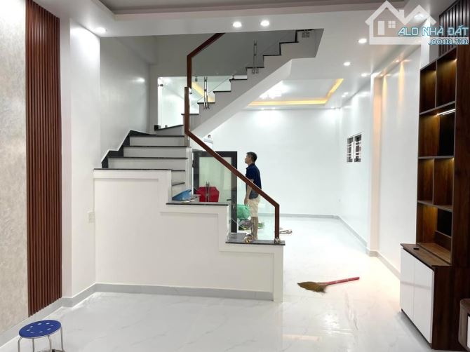 Chỉ hơn 2,48 tỷ sở hữu nhà 60,7m2 lô góc 3 tầng ngay trung tâm Sở Dầu Hồng Bàng