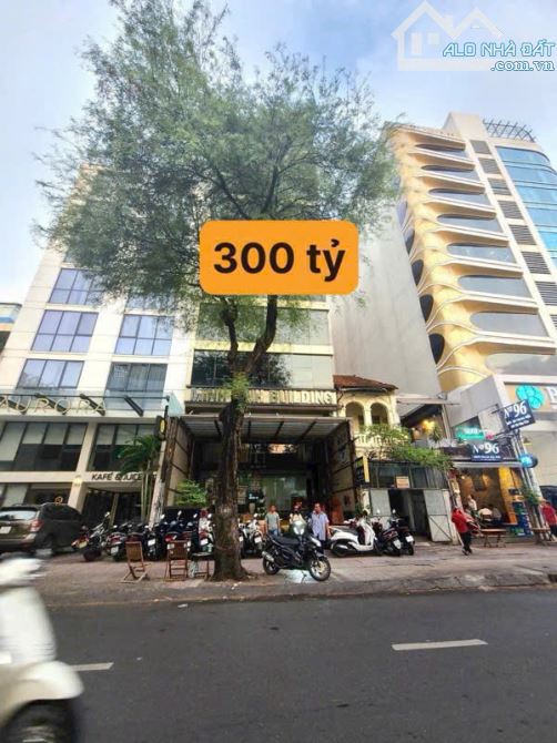 MT Võ Văn Tần, Phường 6, Q.3, DT 215m2, 500-600Tr/Tháng, Giá bán: 300 Tỷ