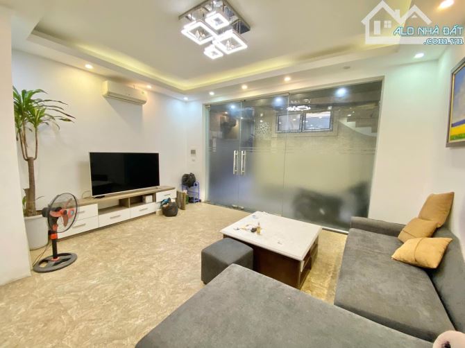 HÀNG HIẾM ! Xã đàn - Nhà Đẹp , Lô góc 3 thoáng gần oto . 36m*5tang