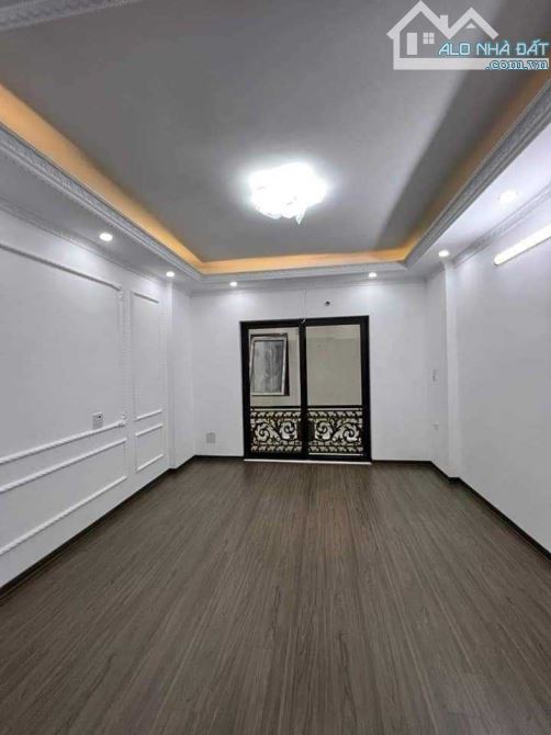 Chính chủ cần bán nhà phố Ngọc Lâm , Long Biên 62m, 5 tầng , mặt tiênc 5m, giá 10.9 tỷ. - 1