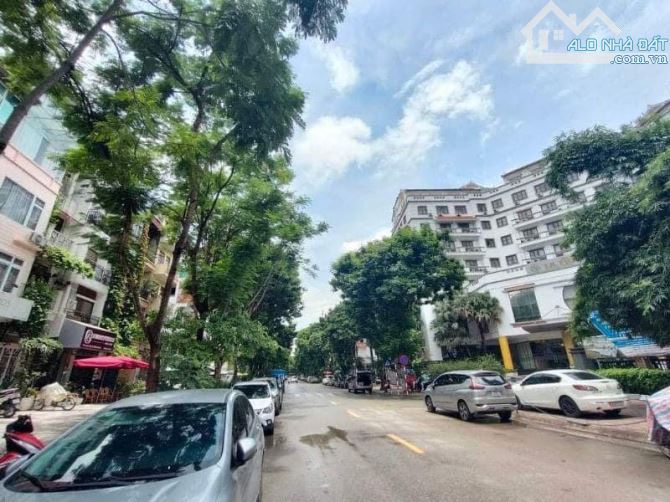 Bán Gấp Siêu Phẩm Lô Đất Vàng Mặt Phố Vạn Phúc, Giang Văn Minh DT 160M MT 10M Giá 62Tỷ. - 1