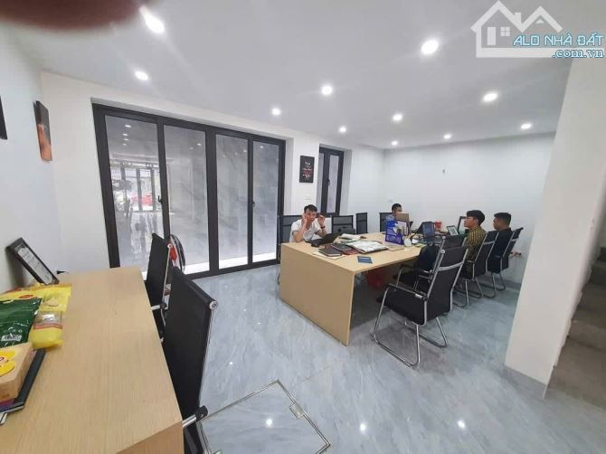 Cho thuê biệt thự khu A Geleximco An Khánh, dt 114m x 4T, nhà đẹp, ô tô đỗ cửa giá 25 triệ - 1