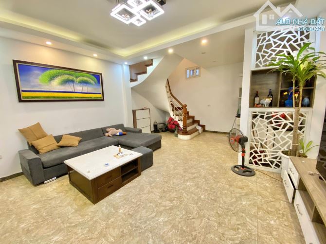 HÀNG HIẾM ! Xã đàn - Nhà Đẹp , Lô góc 3 thoáng gần oto . 36m*5tang - 1