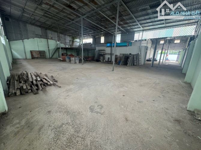 Cho thuê kho xưởng 600m2 tại phường Thạnh Lộc, Quận 12 - 1