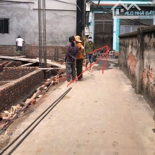 Bán đất Trịnh Văn Bô 3 tỷ 50m mặt tiền 6 m 8 ngõ to ô tô đỗ cổng gần trường cao đẳng FPT - 1