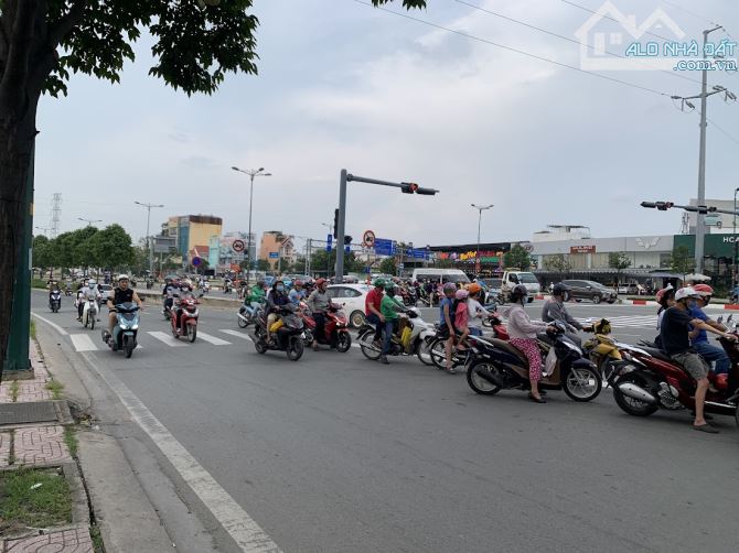 (Thủ Đức)bán đất tặng nhà mặt tiền đường số,Linh Đông 108m2(4.7x25),8.9tỷ. - 2