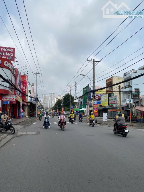 BÁN NHÀ 1T1L 300M2 , CÁCH MT NGUYỄN DUY TRINH 30M , BÌNH TRƯNG ĐÔNG, Q2, NGANG 6,1M NỞ HẬU - 4