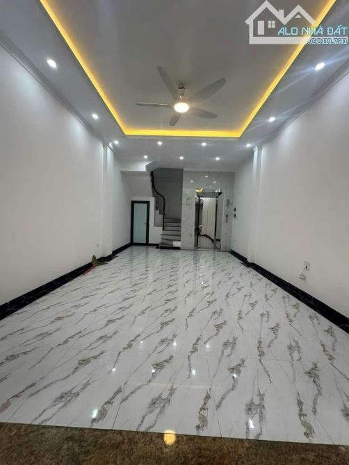 Nhà mới 7 tầng, Thang máy, full Nội Thất, TT Nam Từ Liêm , Phú Đô, Gần ĐL Thăng Long. 30Tỷ - 4