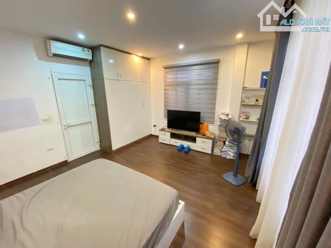 HÀNG HIẾM ! Xã đàn - Nhà Đẹp , Lô góc 3 thoáng gần oto . 36m*5tang - 5