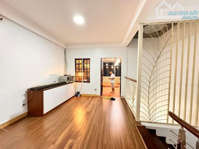 Tân Mai - Nhà đẹp lung linh - 93m*5T, Mt 7m - 15.2 Tỷ - 15m ra oto - 7