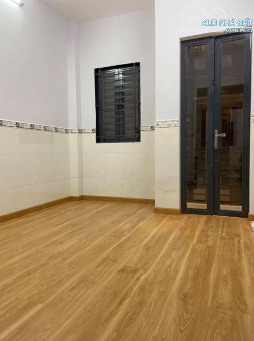 Cần tiền bán nhà 30m2 đường Tô Hiến Thành P13 Quận 10. Giá 2 tỷ 050 có sổ hồng riêng - 3