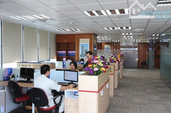 Bán nhà phố Hoàng Quốc Việt 398m - 6 tầng - 15m mặt tiền - Lô góc Ô tô dừng đỗ - 105 Tỷ