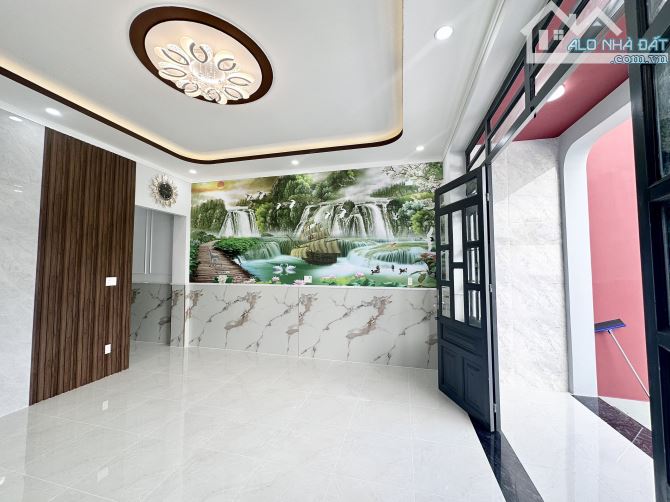 Bán gấp nhà sân vườn trước sau sát KDC Tân Phong, sổ riêng thổ cư, sau giáo xứ Thuận Hòa - 1