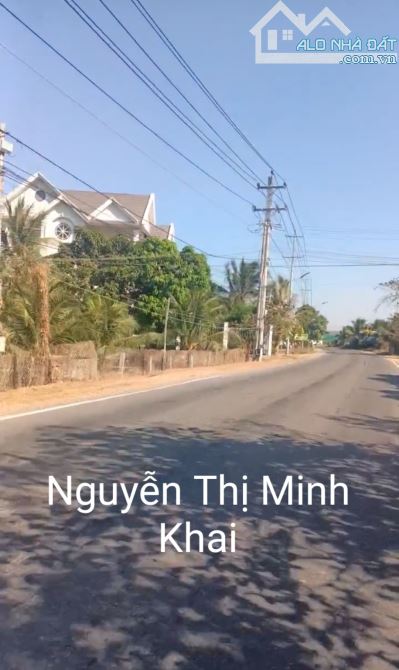 $.19x99 đất đẹp bằng phẳng, phủ hồng hết đất, đường bê tông, 2 mặt tiền trước sau. - 1