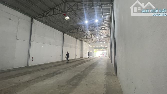 Cho thuê 380m2 xưởng Ngã Tư Quanh Trung Phạm Văn Chiêu - 2