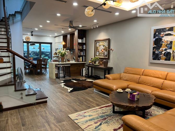 Siêu phẩm bán biệt thự Gamuda DT:228M2, 3 tầng full nội thất cao cấp, giá 55 tỷ.