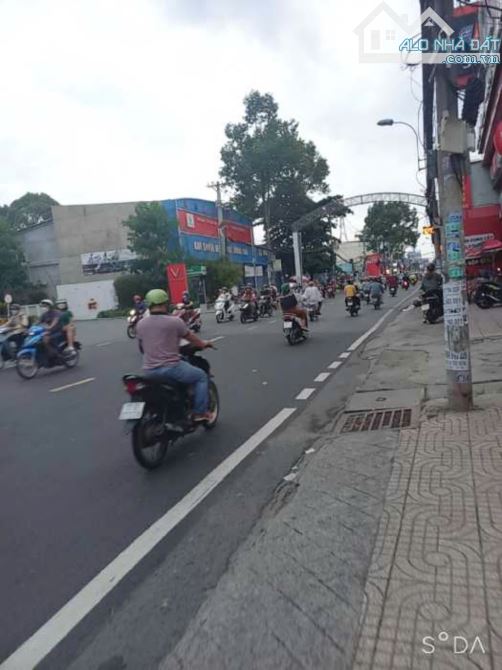 BÁN ĐẤT ĐẸP, MẶT TIỀN ĐƯỜNG 6M, DT 346M2, NGAY CỔNG TRƯỜNG THCS HIỆP PHÚ - 2