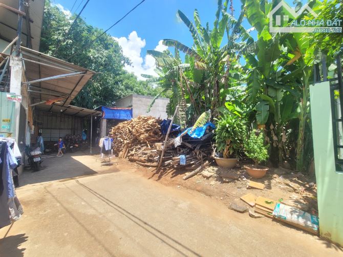 NGỘP Giảm 400Tr__2Tỷ900__170m2__Đất ngang hơn 9m__xây tự do__ngay sau lưng chợ Tân Bình - 3