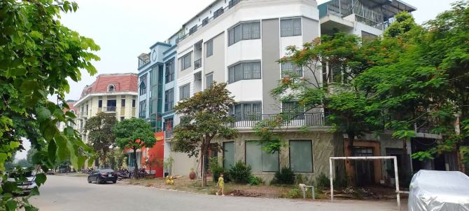 Cho thuê nhà khu đô thị Văn Phú Hà Đông, dt 90m x 4T, lô góc mặt tiền rộng nhà đẹp giá 24t - 3