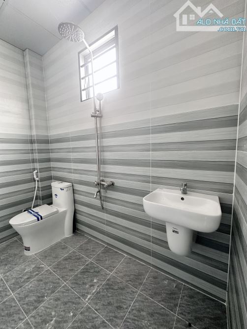 Bán gấp nhà sân vườn trước sau sát KDC Tân Phong, sổ riêng thổ cư, sau giáo xứ Thuận Hòa - 4