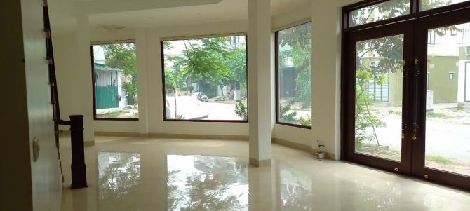 Cho thuê nhà khu đô thị Văn Phú Hà Đông, dt 90m x 4T, lô góc mặt tiền rộng nhà đẹp giá 24t - 4