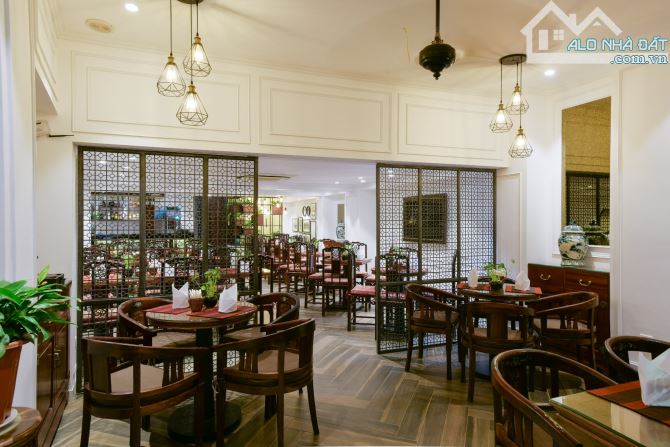 Bán nhà mặt phố Khuất Duy Tiến DT 193m2, MT 12m, Giá 65.5 tỷ