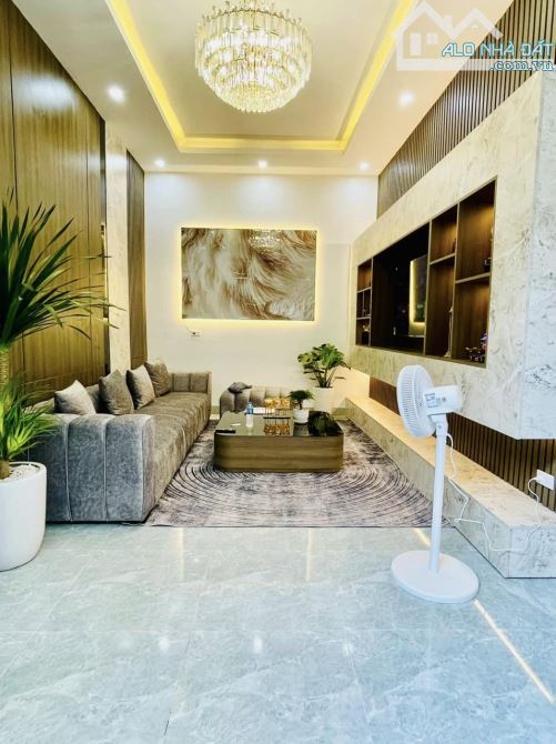 Bán nhà 42m2 xây 4 tầng nội thất siêu đẹp phố 8/3 cách ô tô đỗ 30m