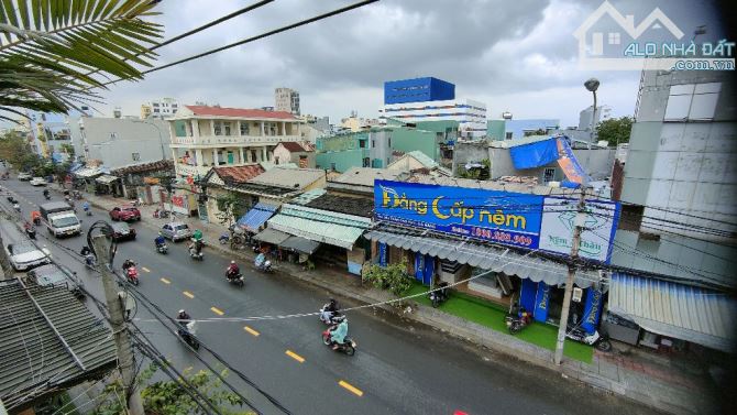 NGỘP BANK CẦN BÁN GẤP-NHÀ 3 TẦNG MẶT TIỀN ĐƯỜNG TRẦN CAO VÂN - NGANG 10M- VỊ TRÍ KINH DOAN