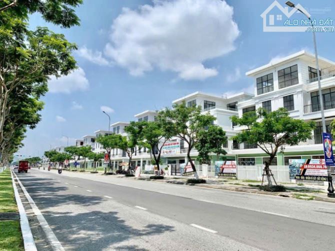 Bán shophouse Nguyễn Sinh Sắc, Liên Chiểu - Cách biển 50m - Trục đường 60m thông biển