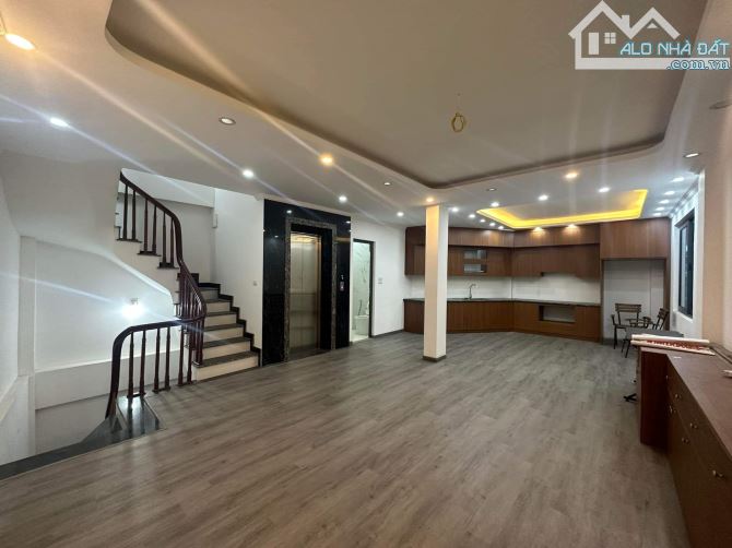 BÁN NHÀ LÔ GÓC VŨ TRỌNG PHỤNG - 61M² X 8 TẦNG - MẶT TIỀN 10M - GIÁ 20.5 TỶ - 3