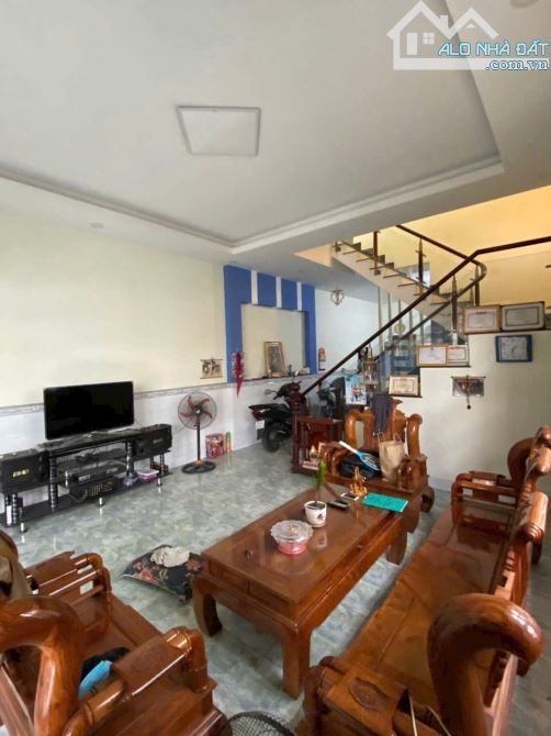 Bán nhà mặt tiền 3 tầng 6x26m giá 7 tỷ Đường Trần Thị Hè, Quận 12