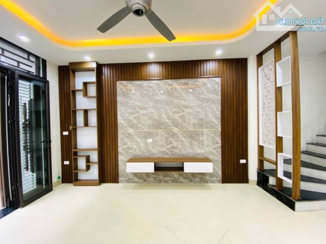 BÁN NHÀ MỚI TINH , 5 TẦNG , NGAY GẦN TRƯỜNG CẤP 2 LÊ HỒNG PHONG ,HÀ ĐÔNG.