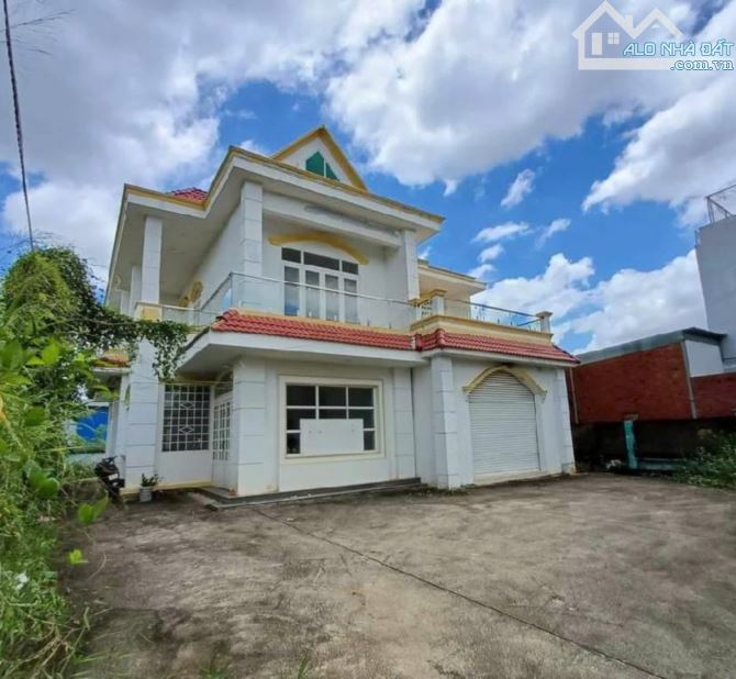 BIỆT THỰ MẶT TIỀN NGUYỄN DUY TRINH - NỞ HẬU - DT 1150M2 - PHÙ HỢP XÂY BUILDING