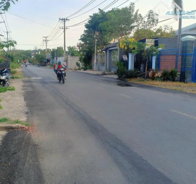 Bán đất tặng Nhà đang cho Thuê-2 mặt tiền đường Âu cơ-Tiến Lợi-Phan Thiết-DT 270m2 - 1