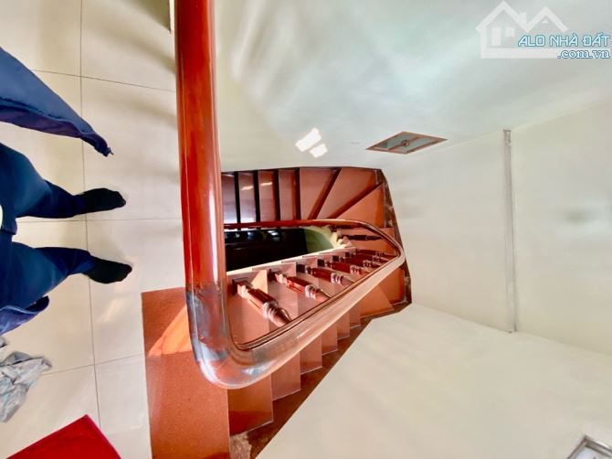 Bán nhà 46m2 x 5 tầng. Ô tô đổ cửa. Long Biên, Gia Thụy, Nguyễn Văn Cừ, giá 8,3 tỷ - 1
