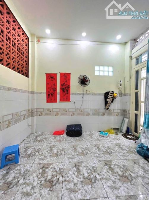 NHÀ ĐẸP 3 TẦNG NỘ.I BỘ KH.U TÊ.N LỬ.A - GIÁP Q6 - NGANG 5.2M - 1