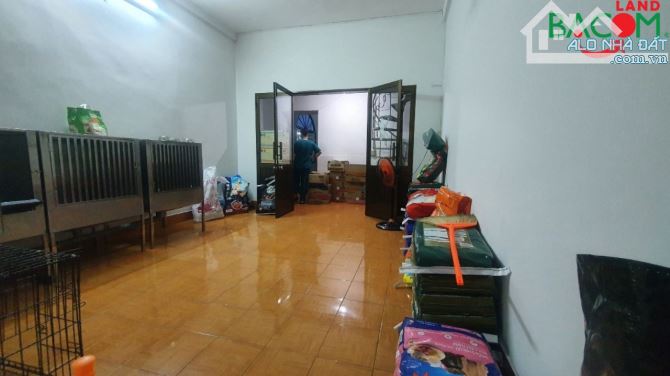 Cho thuê nhà 1T4L, mặt tiền kinh doanh Đường Cách Mạng Tháng 8, ngay chợ Biên Hoà. - 1