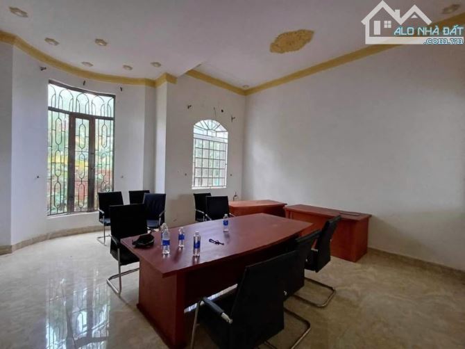 BIỆT THỰ MẶT TIỀN NGUYỄN DUY TRINH - NỞ HẬU - DT 1150M2 - PHÙ HỢP XÂY BUILDING - 1