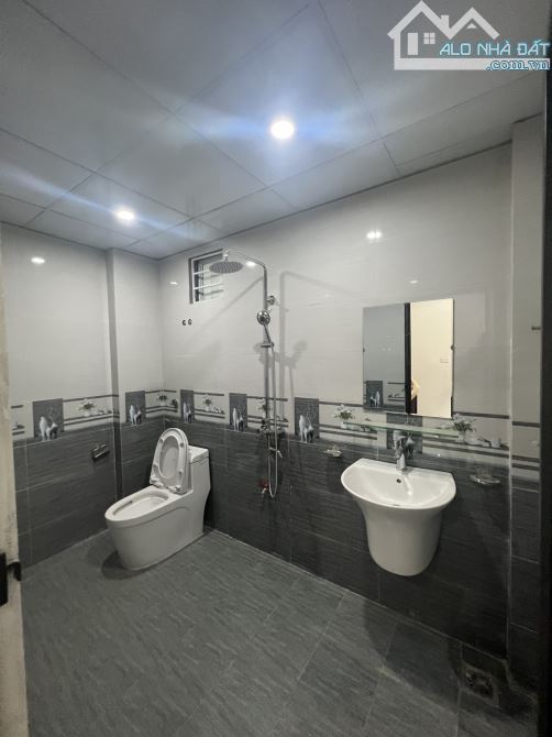 xuất sắc 35m2 - xây độc lập. Gần công viên, KĐT. ĐH Phenika, Lê Trọng Tấn. Giá nhỉnh 3 tỷ - 2