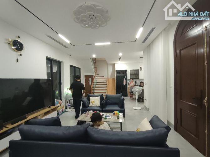 BÁN NHÀ THỊNH QUANG, TẶNG FUN NỘI THẤT, SẴN Ở, Ô TÔ  2THOÁNG. 100M2,5 TẦNG, 12,5 TỶ - 2