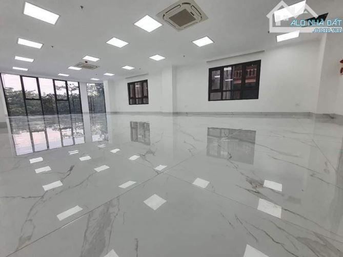 Tòa nhà building văn phòng Hoàng Quốc Việt: 122m2, 9 tầng, nở hậu (giá 51 tỷ) - 2