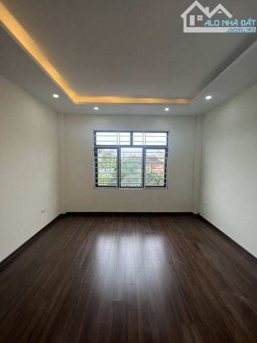 xuất sắc 35m2 - xây độc lập. Gần công viên, KĐT. ĐH Phenika, Lê Trọng Tấn. Giá nhỉnh 3 tỷ - 3