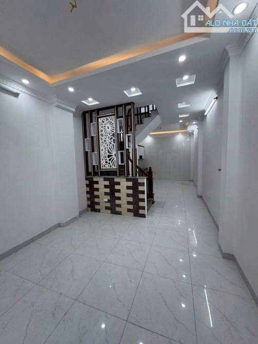 NHÀ 4 TẦNG 3 TỶ35. CUỐI TỐ HỮU KÉO DÀI. GẦN CHỢ YÊN LỘ - KĐT ĐÔ NGHĨA. CÁCH BX YÊN NGHĨA 3 - 5