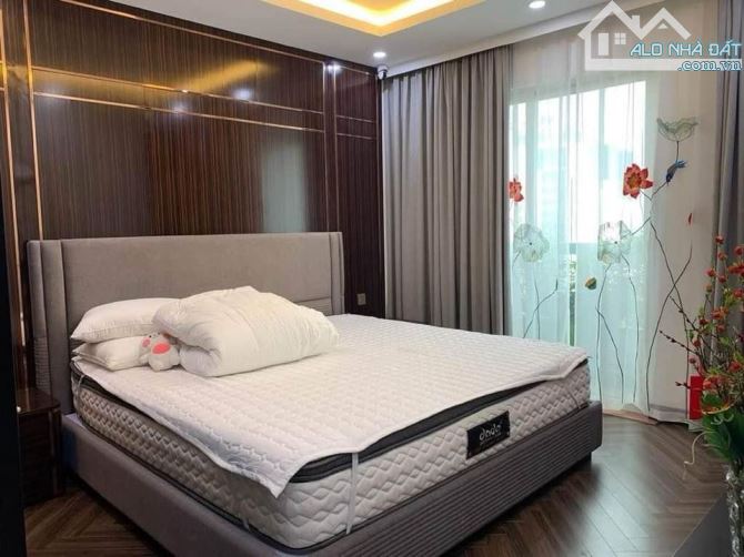 BÁN GẤP NHÀ MẶT PHỐ PHÁO ĐÀI LÁNG, KINH DOANH_DT 80M2, 4 TẦNG, MT 6M, 26TỶ