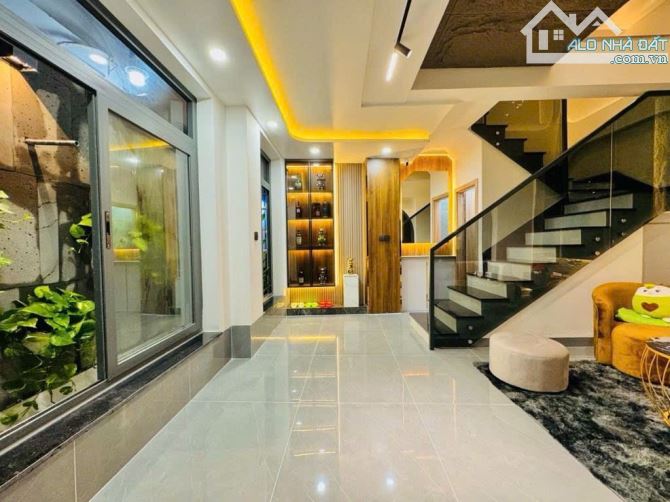 Chính chủ bán nhà 44,5m2 Huỳnh Mẫn Đạt, P7, Quận 5, Giá 2tỷ090, hẻm 4m, sổ chính chủ